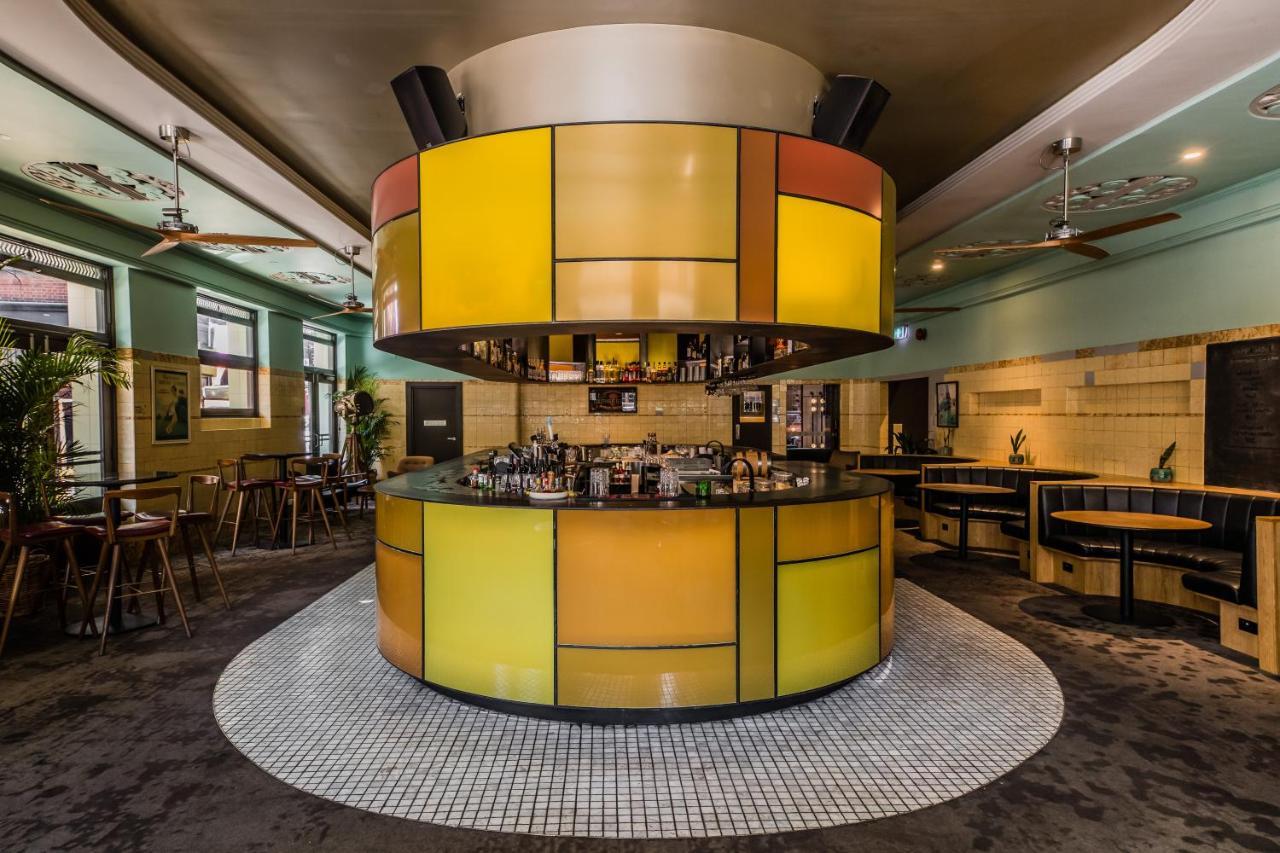 The Old Clare By Ode Hotels ซิดนีย์ ภายนอก รูปภาพ The bar at the restaurant