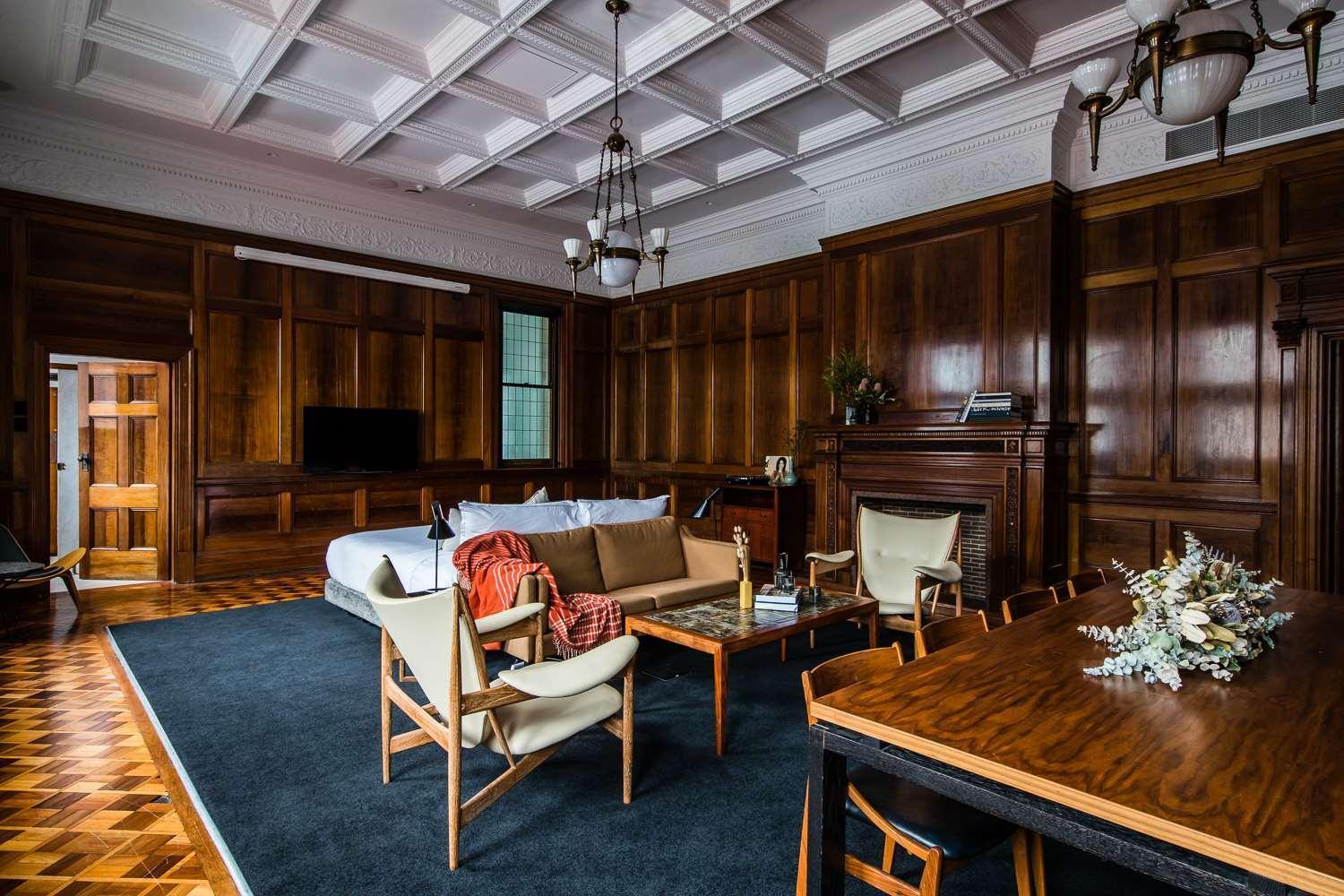 The Old Clare By Ode Hotels ซิดนีย์ ภายนอก รูปภาพ The interior of the Governor's Suite