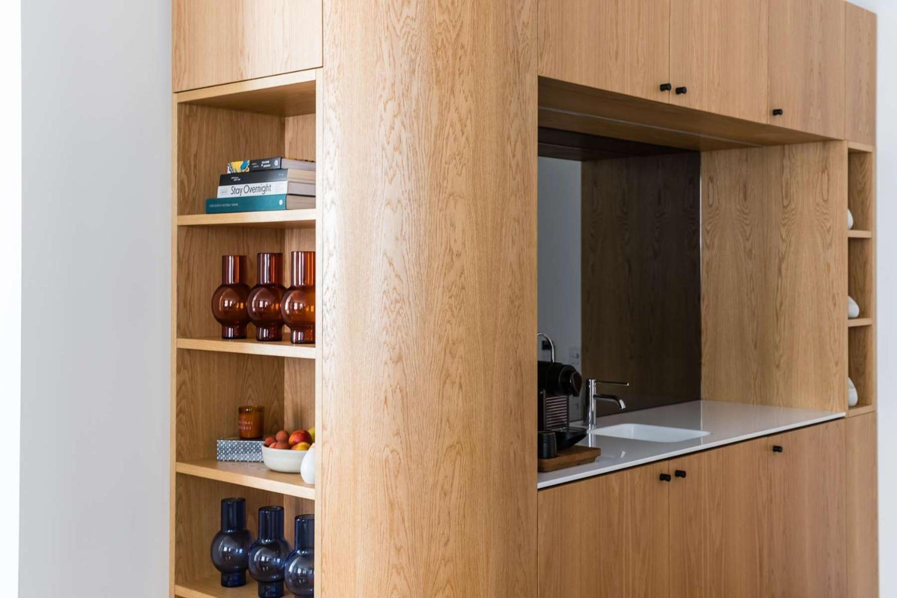 The Old Clare By Ode Hotels ซิดนีย์ ภายนอก รูปภาพ A pass-through window in a kitchen