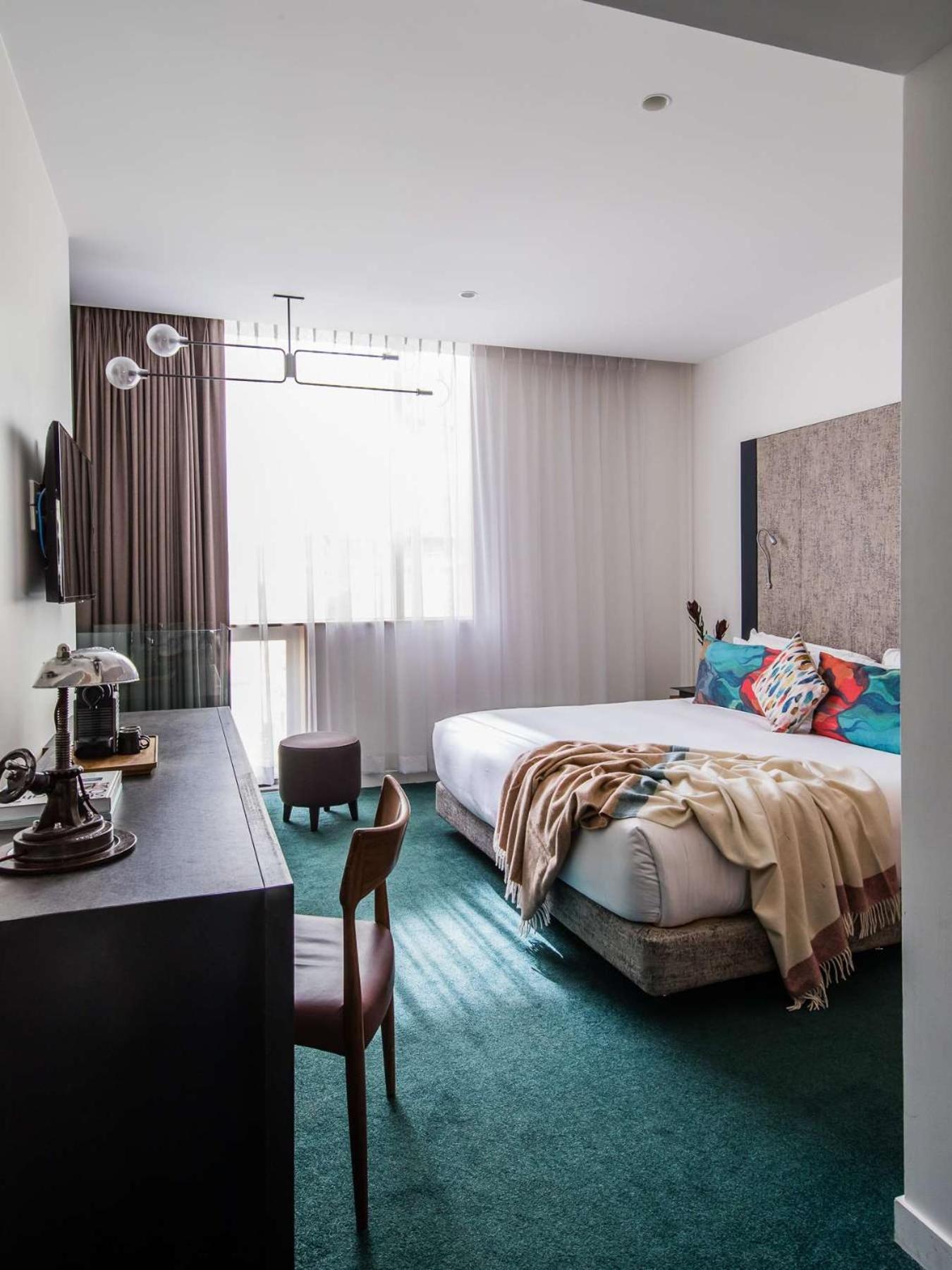 The Old Clare By Ode Hotels ซิดนีย์ ภายนอก รูปภาพ A room at the hotel