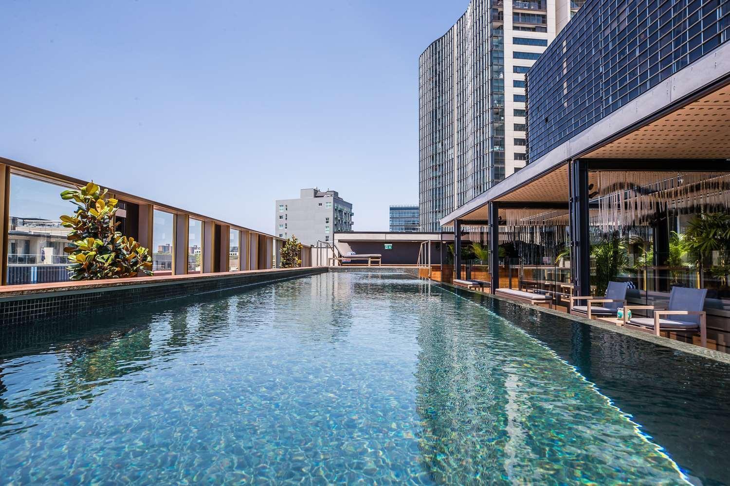 The Old Clare By Ode Hotels ซิดนีย์ ภายนอก รูปภาพ The rooftop pool at The Standard, Bangkok